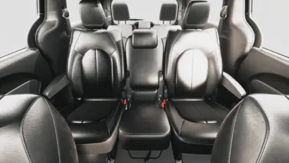 2027 Chrysler Pacifica Select photo 3