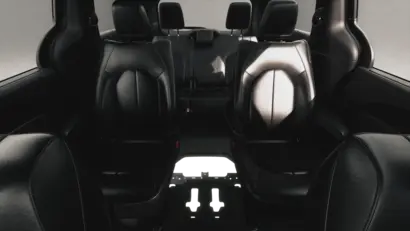 2027 Chrysler Pacifica Select photo 3