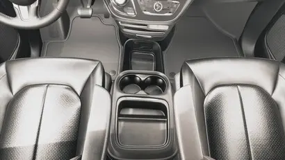 2027 Chrysler Pacifica Select photo 4
