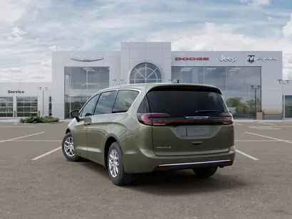 2027 Chrysler Pacifica Select photo 3