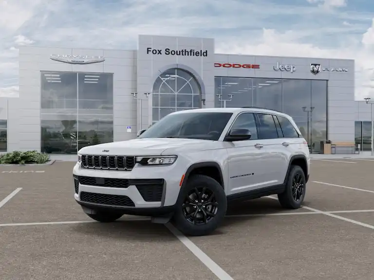 2026 Jeep Grand Cherokee Laredo Altitude 4x4's photo