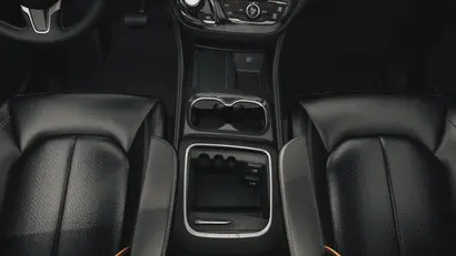 2027 Chrysler Pacifica Limited photo 4