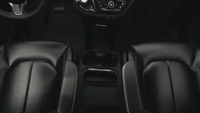 2027 Chrysler Pacifica Select photo 4