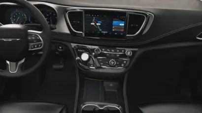 2027 Chrysler Pacifica Limited AWD photo 5