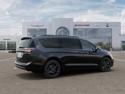 2026 Chrysler Pacifica Select AWD photo 4