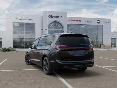 2027 Chrysler Pacifica Limited AWD photo 3
