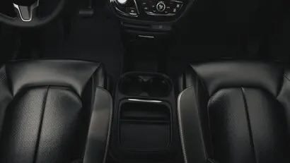 2027 Chrysler Pacifica Select AWD photo 4
