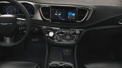 2027 Chrysler Pacifica Limited AWD photo 5