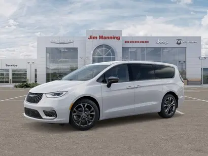 2026 Chrysler Pacifica Select photo 2
