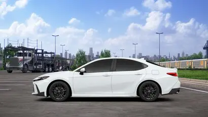 2026 Toyota Camry SE Hybrid photo 4