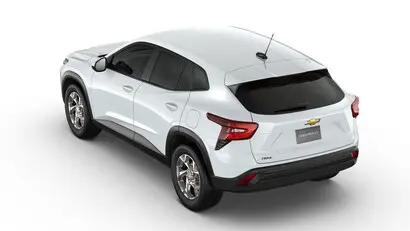 2026 Chevrolet Trax LS photo 2
