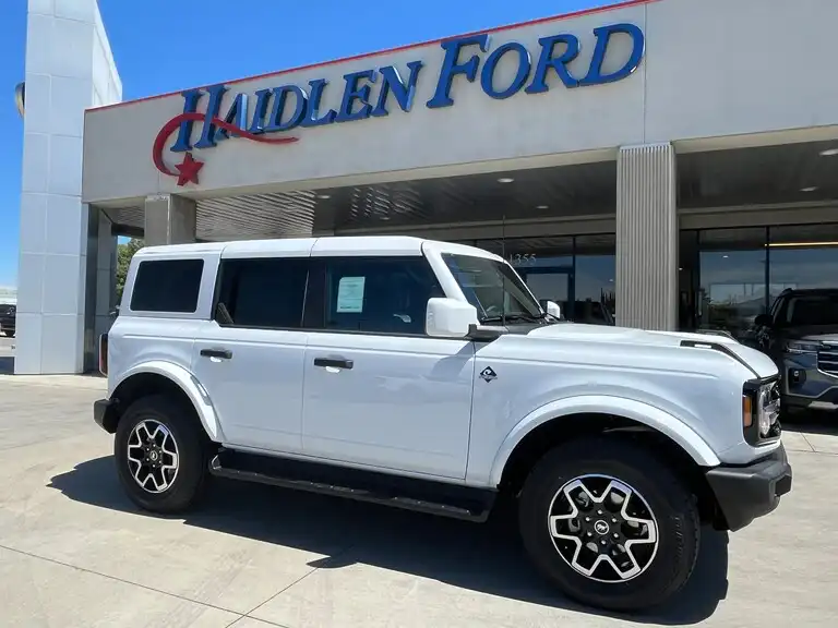 2026 Ford Bronco Outer Banks 4x4's photo