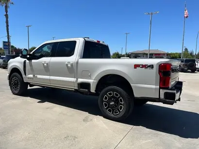 2026 Ford F-350 Platinum 4WD Crew Cab SRW 6-3/4' Box photo 3
