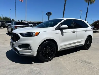 2023 Ford Edge ST-Line AWD photo 2