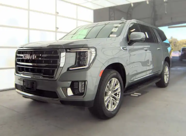 2023 GMC Yukon 4WD SLT's photo