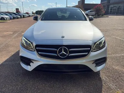 2019 Mercedes-Benz E-Class E300 photo 2