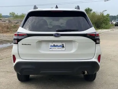 2026 Subaru Forester Premium photo 4