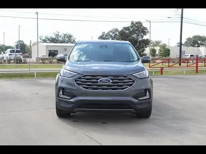 2024 Ford Edge Titanium AWD photo 2