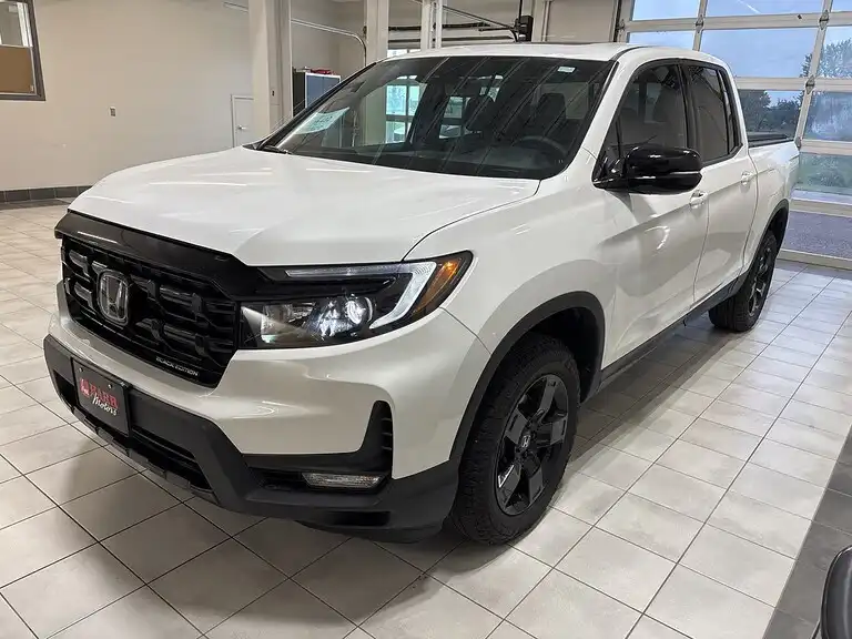 2025 Honda Ridgeline Black Edition's photo