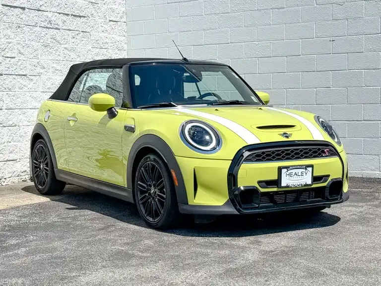 2023 MINI Convertible Cooper S's photo