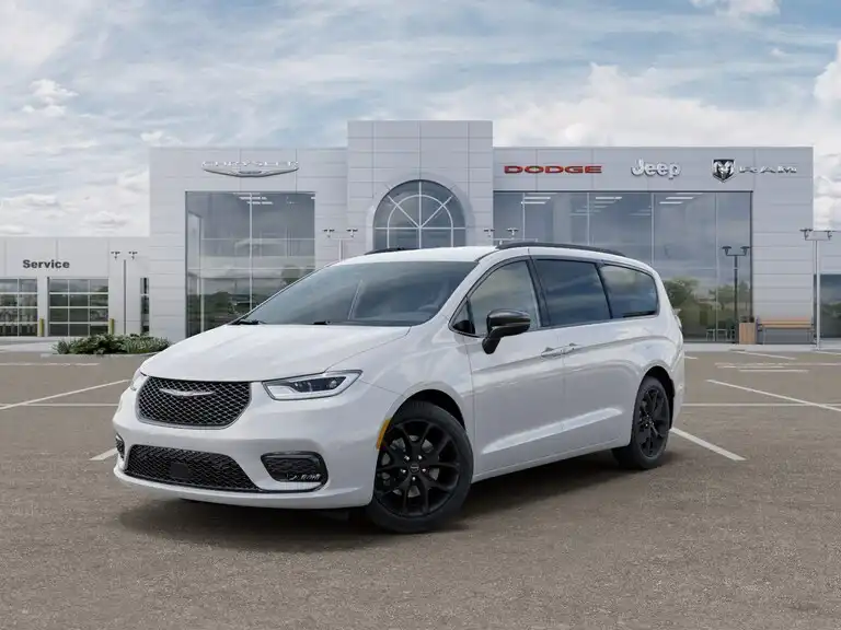 2026 Chrysler Pacifica Select AWD's photo