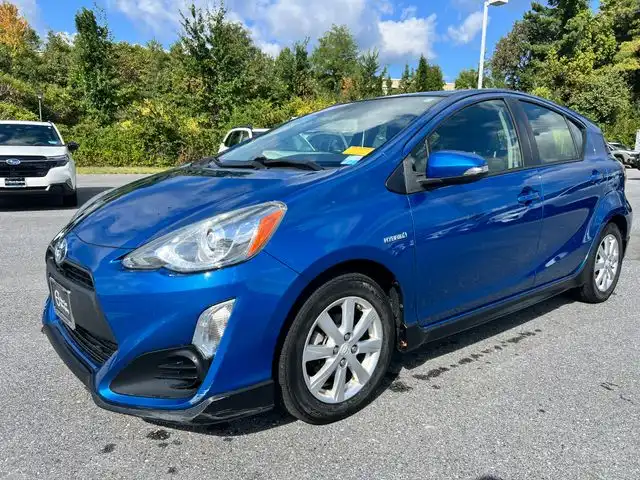 2017 Toyota Prius c Three's photo