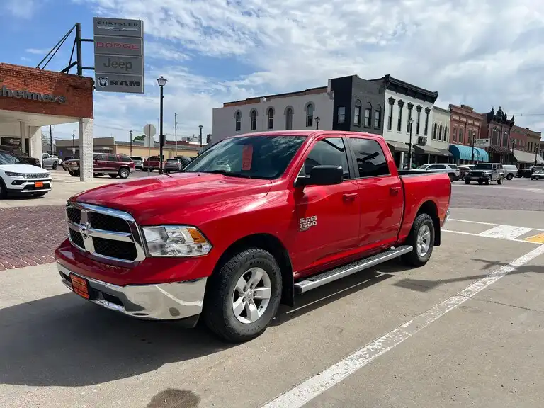 2021 RAM 1500 Classic SLT 4x4 Crew Cab 5'7's photo