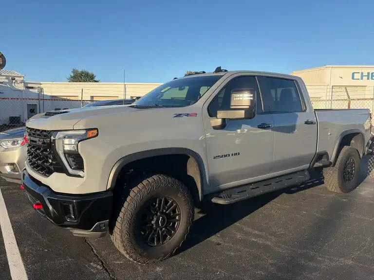 2024 Chevrolet Silverado HD ZR2 4WD Crew Cab Standard Box's photo