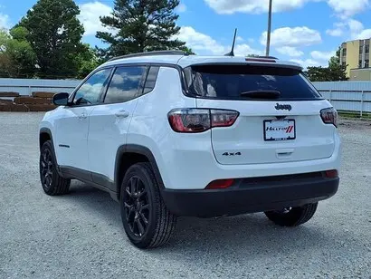 2026 Jeep Compass Altitude 4X4 photo 3
