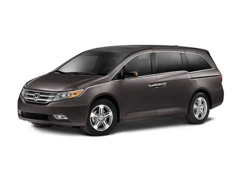 2013 Honda Odyssey Touring's photo