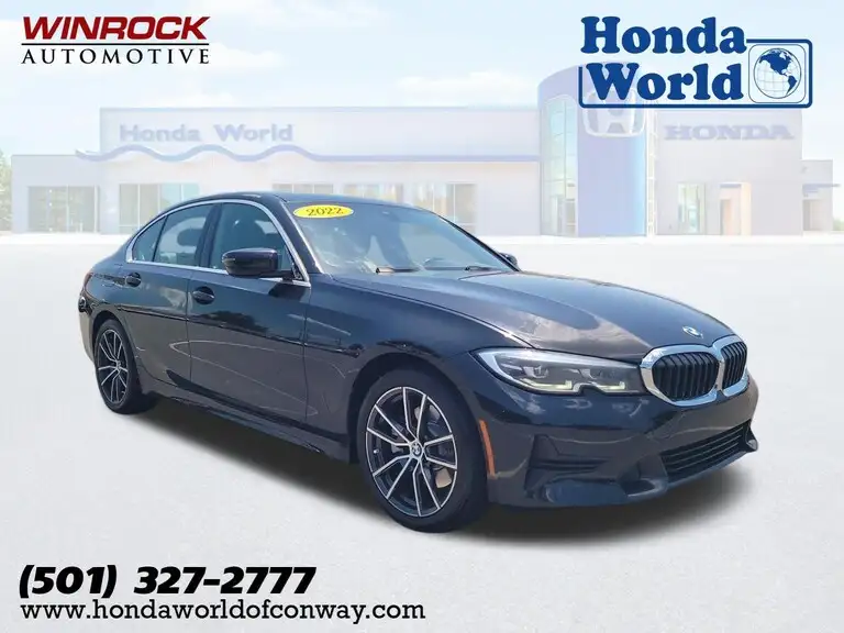 2022 BMW 3 Series 330i Sedan's photo