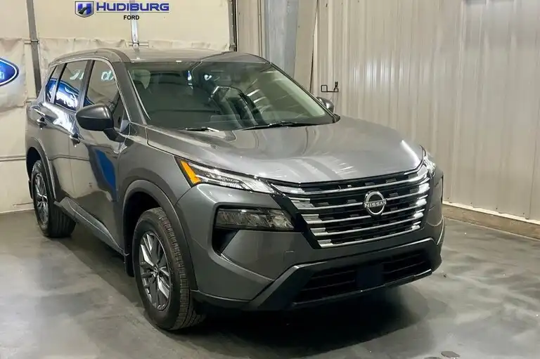 2026 Nissan Rogue S AWD's photo