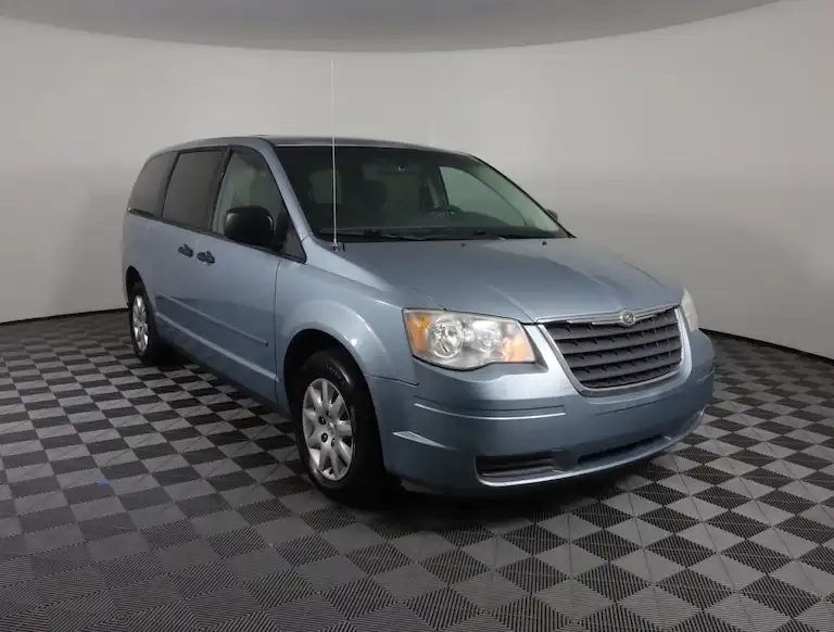 2008 Chrysler Town & Country LX's photo