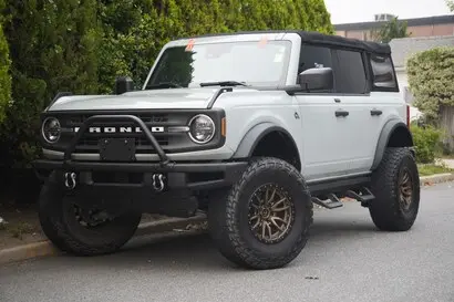 2021 Ford Bronco Black Diamond Advanced (322A) 4x4 photo 2