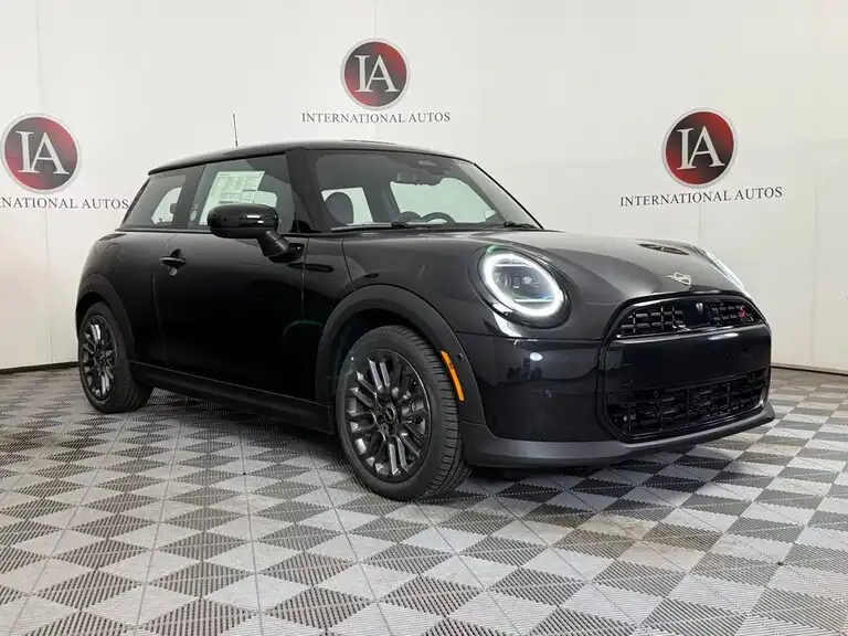 2026 MINI Hardtop Cooper S's photo