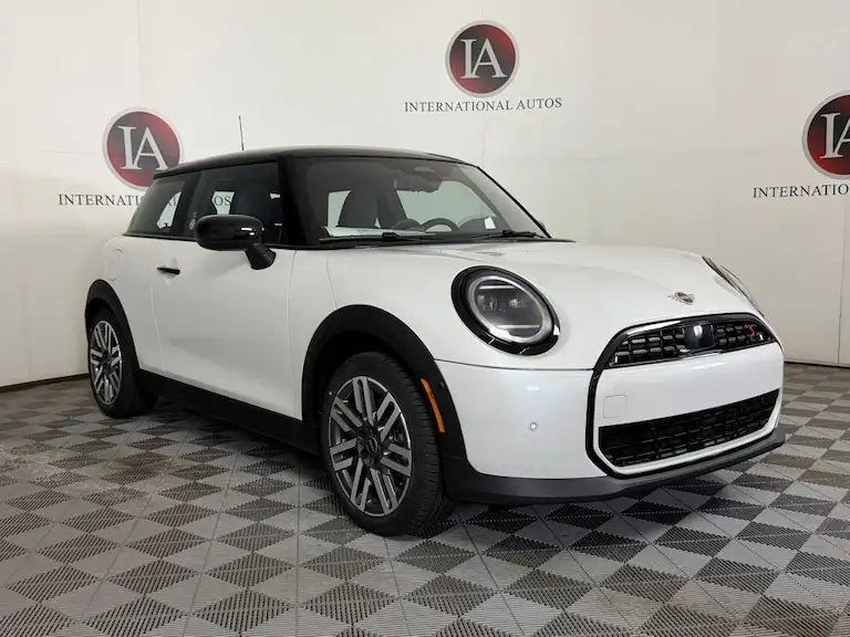 2026 MINI Hardtop Cooper S Signature's photo