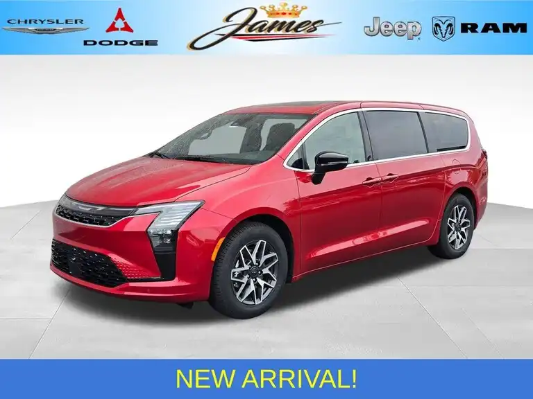 2027 Chrysler Pacifica Limited's photo