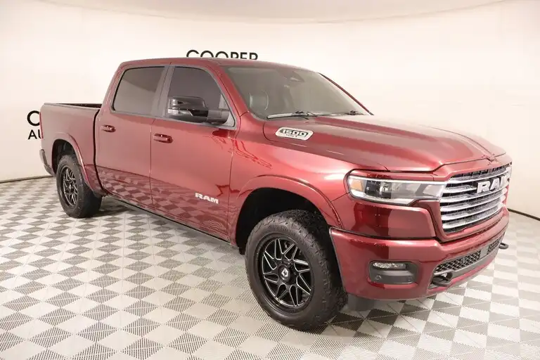 2025 RAM 1500 Laramie 4x4 Crew Cab 5'7's photo
