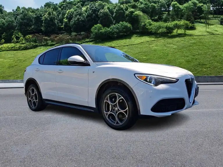 2023 Alfa Romeo Stelvio Ti AWD's photo