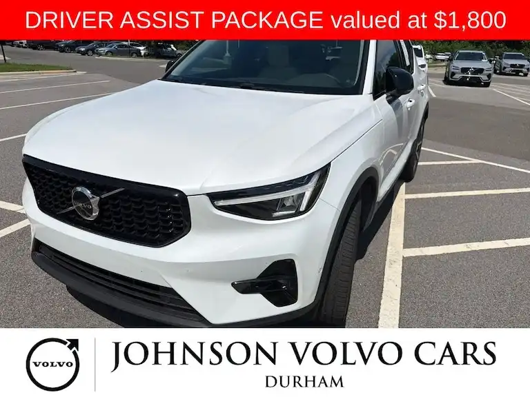 2023 Volvo XC40 B5 Plus Dark AWD's photo