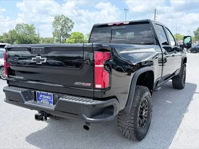 2026 Chevrolet Silverado HD ZR2 4WD Crew Cab Standard Box photo 5