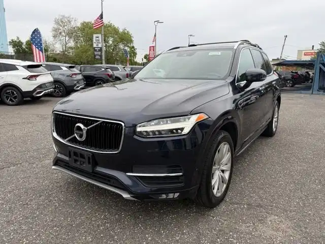 2019 Volvo XC90 T6 Momentum AWD's photo