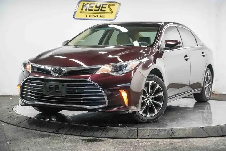 2018 Toyota Avalon XLE's photo