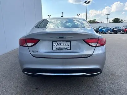 2015 Chrysler 200 Limited photo 5