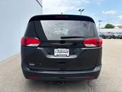 2018 Chrysler Pacifica Touring L Plus photo 5