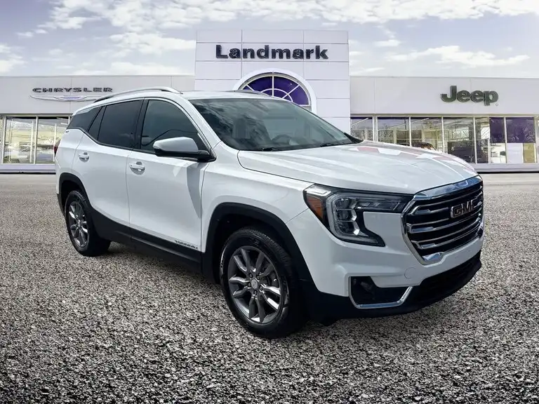 2024 GMC Terrain SLT AWD's photo