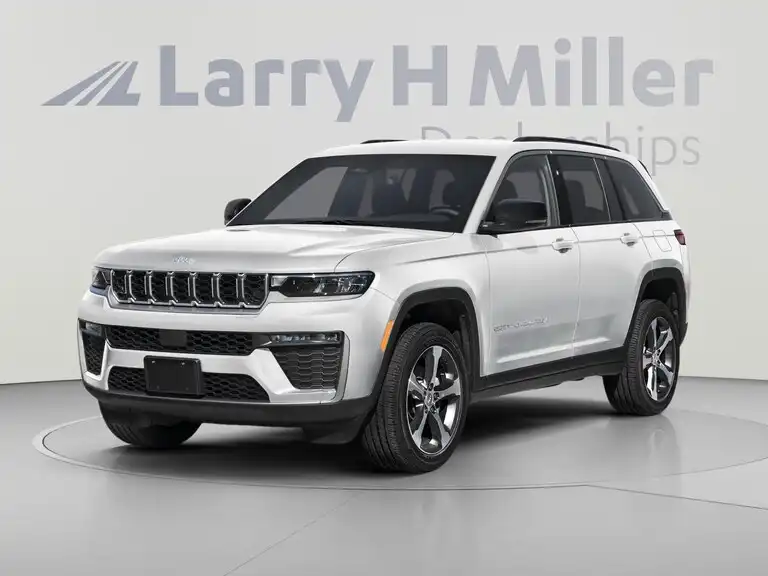 2026 Jeep Grand Cherokee Limited Reserve 4x4's photo