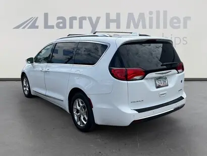 2018 Chrysler Pacifica Limited photo 4