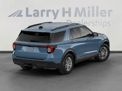 2026 Ford Explorer undefined photo 4
