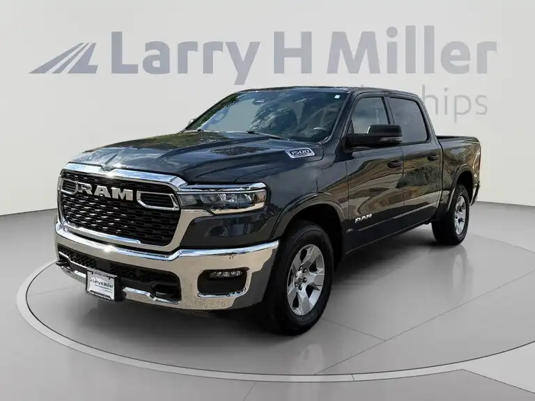 2025 RAM 1500 Big Horn/Lone Star 4WD Crew Cab 5'7's photo